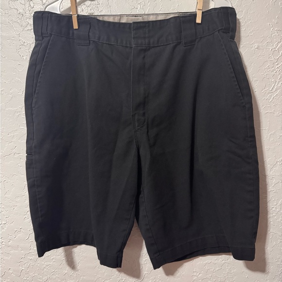 Dickies Relaxed Fit Flex Flat Front Shorts
Size 36 - Picture 1 of 6